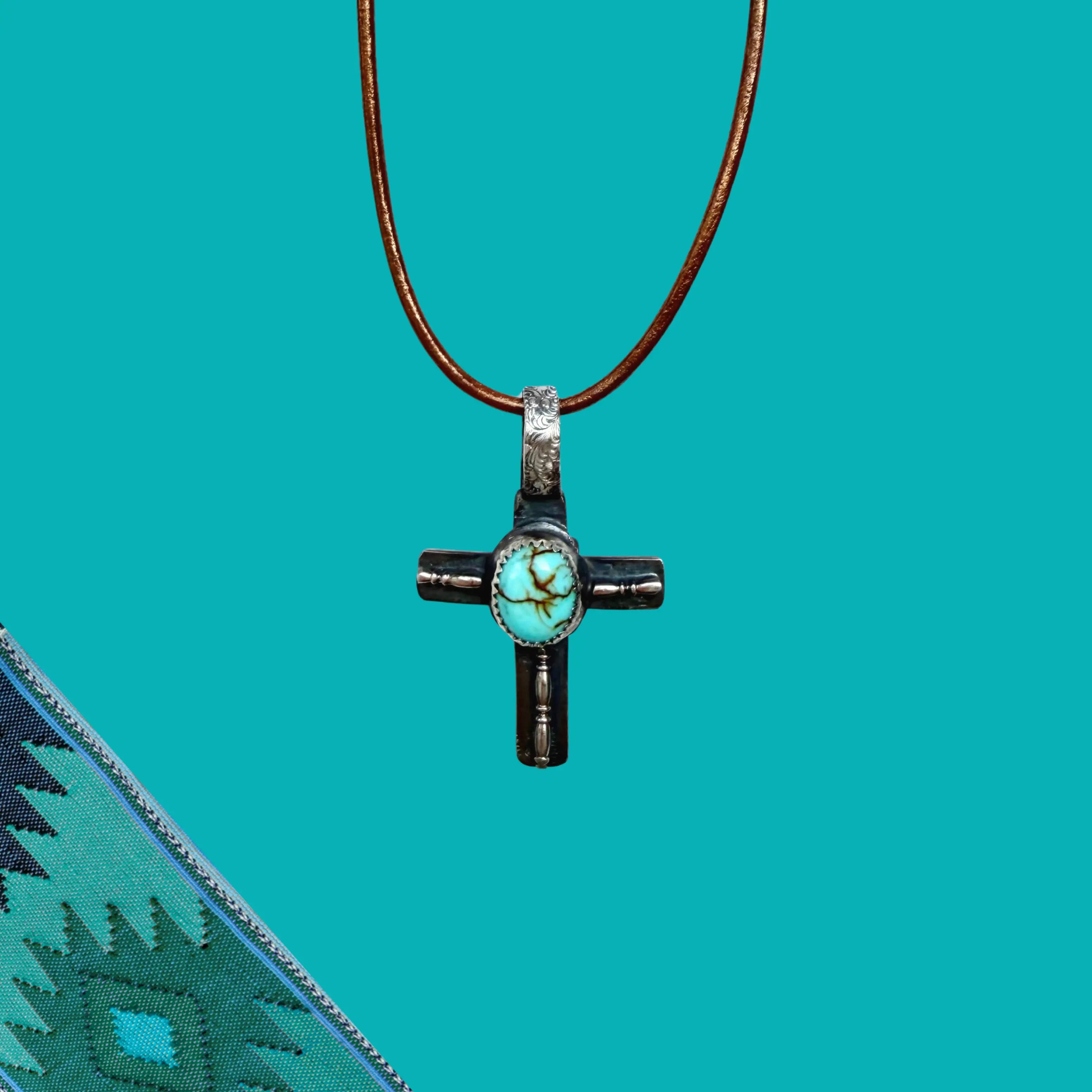 Pendentif croix en argent et turquoise DIVINE - Tribu Turquoise