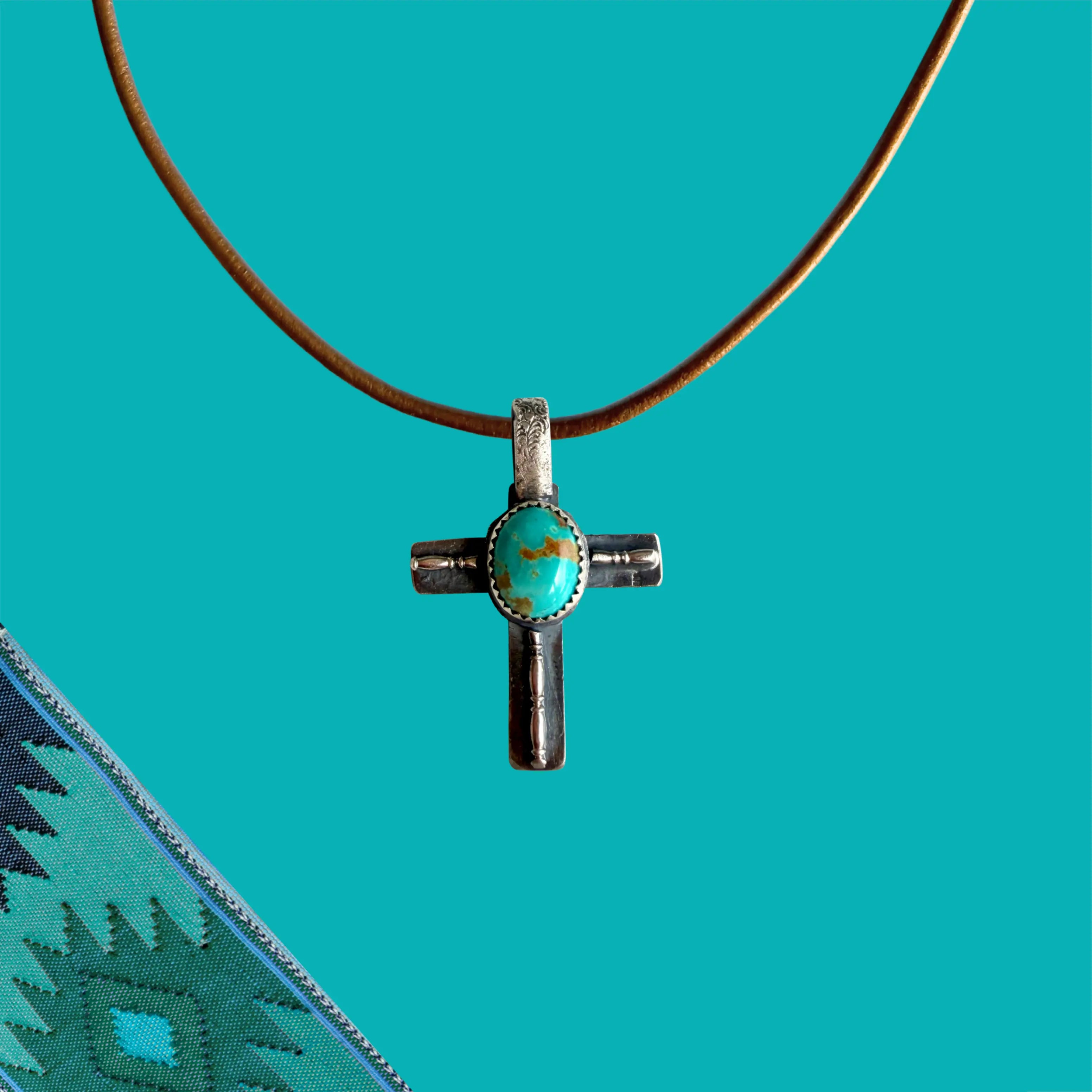 Pendentif croix en argent et turquoise DIVINE - Tribu Turquoise