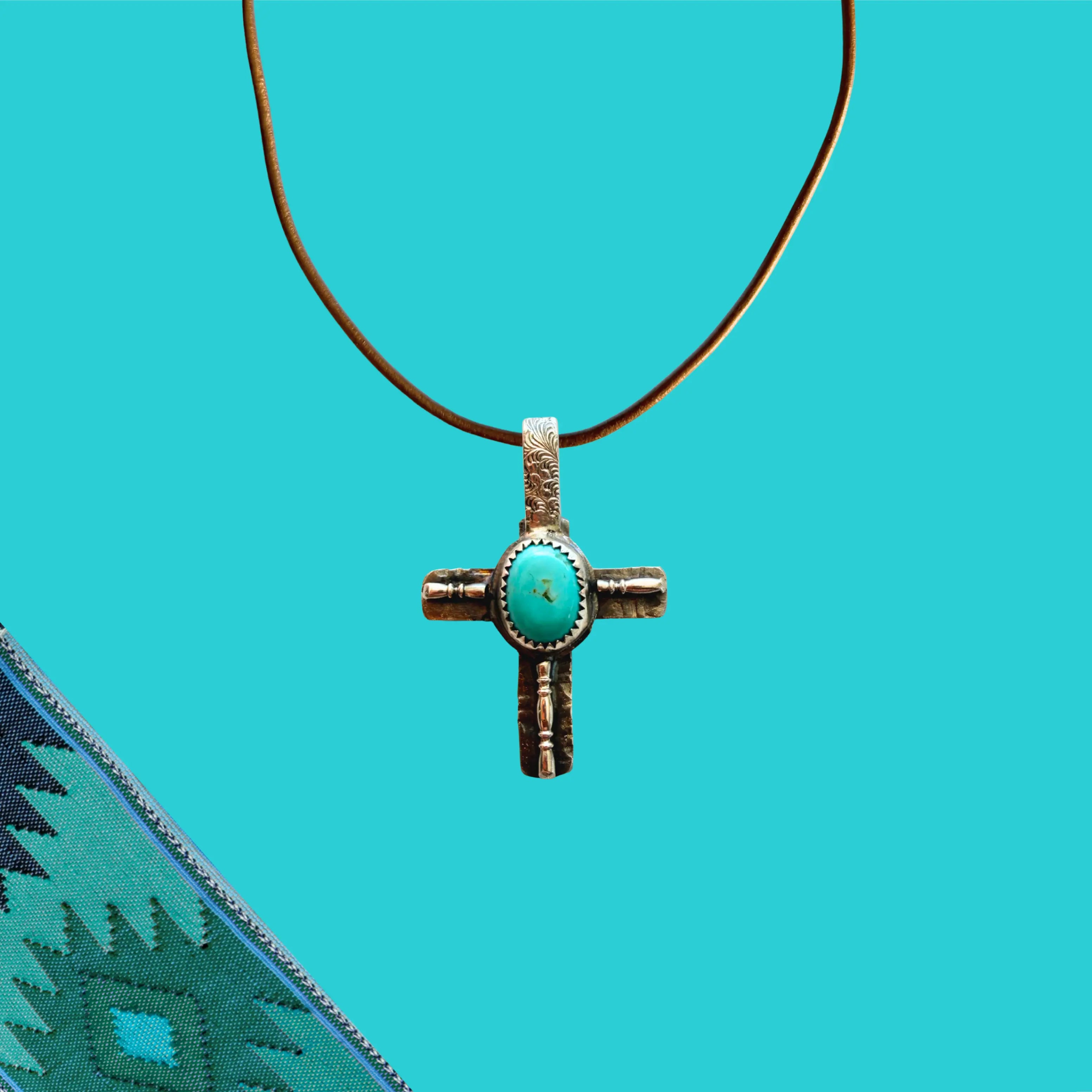 Pendentif croix en argent et turquoise DIVINE