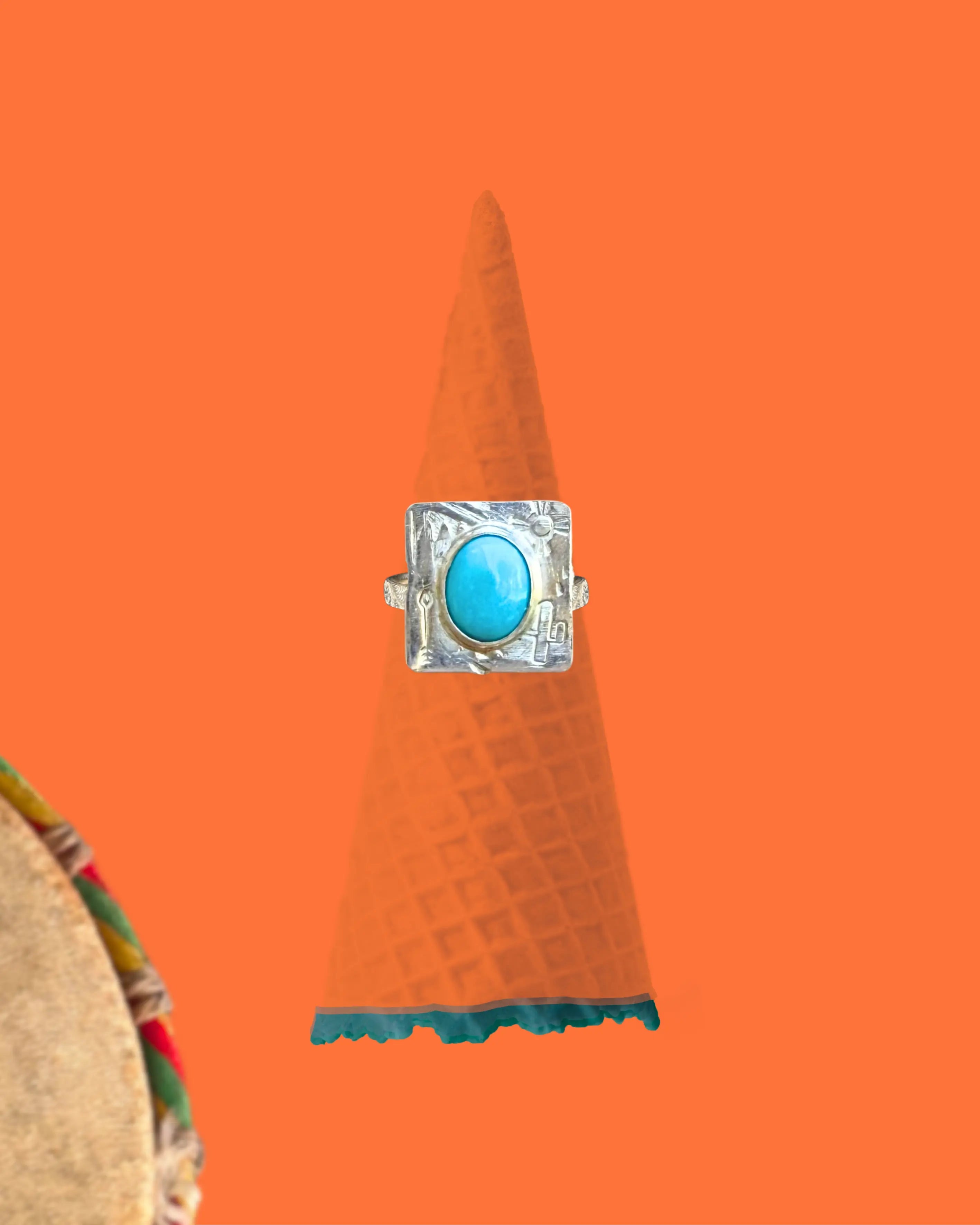 Bague CARRÉE en argent et turquoise d’Arizona tribu turquoise